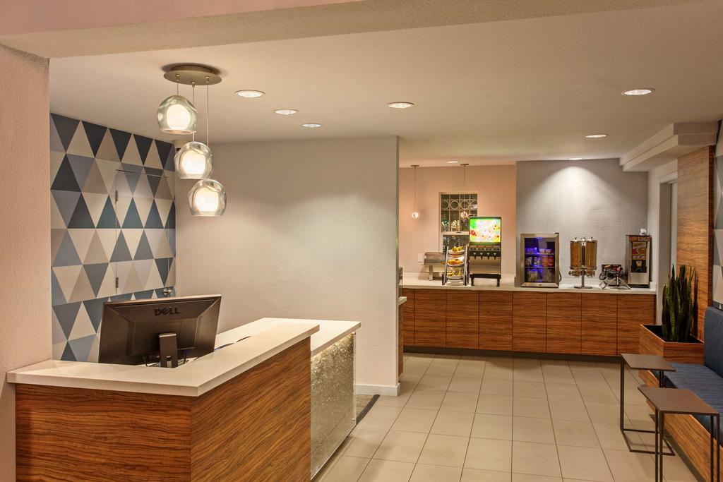 Best Western Plus Executive Suites - thumb 0