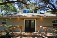 Blue Spring Retreat Accommodation Dallas