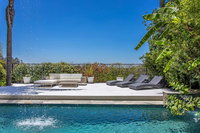 Canyon Home with Impressive Views and Backyard Accommodation Dallas