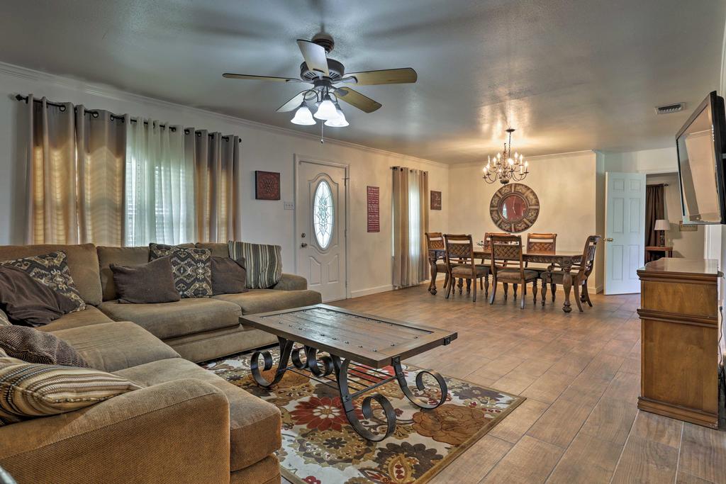 Canyon Lake Home With Hot Tub- Walk To The Guadalupe! - thumb 3