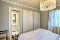 Central San Luis Obispo Home with Garden  Yard Accommodation Dallas