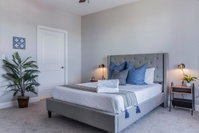 Central Suite  Pool  Gym Accommodation Dallas