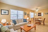 Charming 2BR Lake Worth Condo Steps from the Water Accommodation Dallas