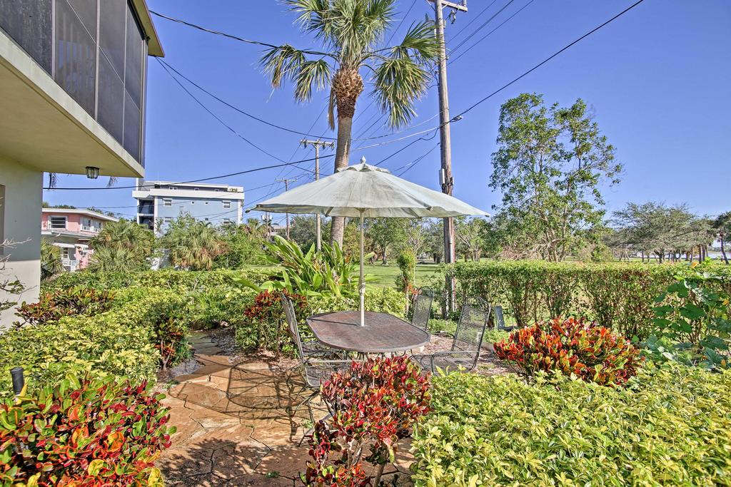 Charming 2BR Lake Worth Condo Steps From The Water - thumb 1