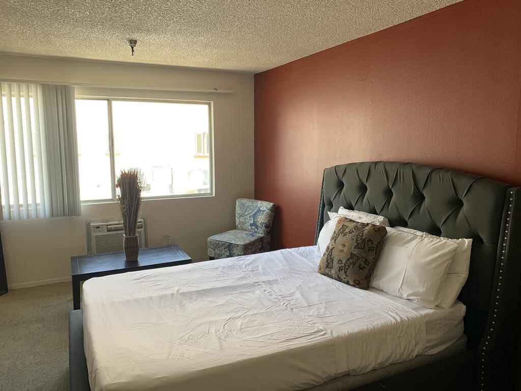 Charming Hotel Style Unit-C13 - thumb 0