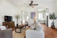 Charming Royal Queen Blocks From FQ Accommodation Dallas