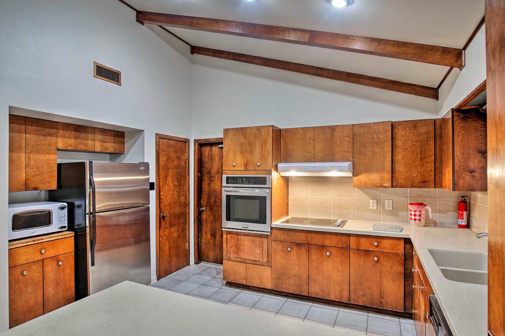 Charming San Antonio Abode   10 Mi To Dwtn - thumb 1