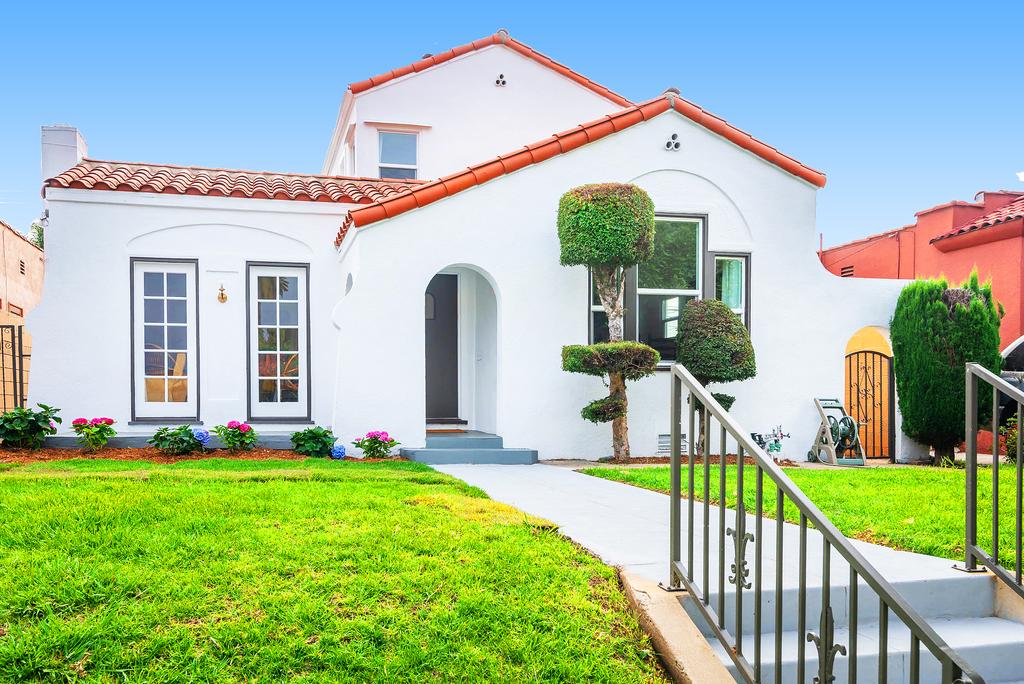 Charming Spanish Mid-Century Gem Near LAX/Beaches - thumb 1