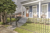 Chic New Orleans Duplex - Near Public Street Cars Accommodation Dallas