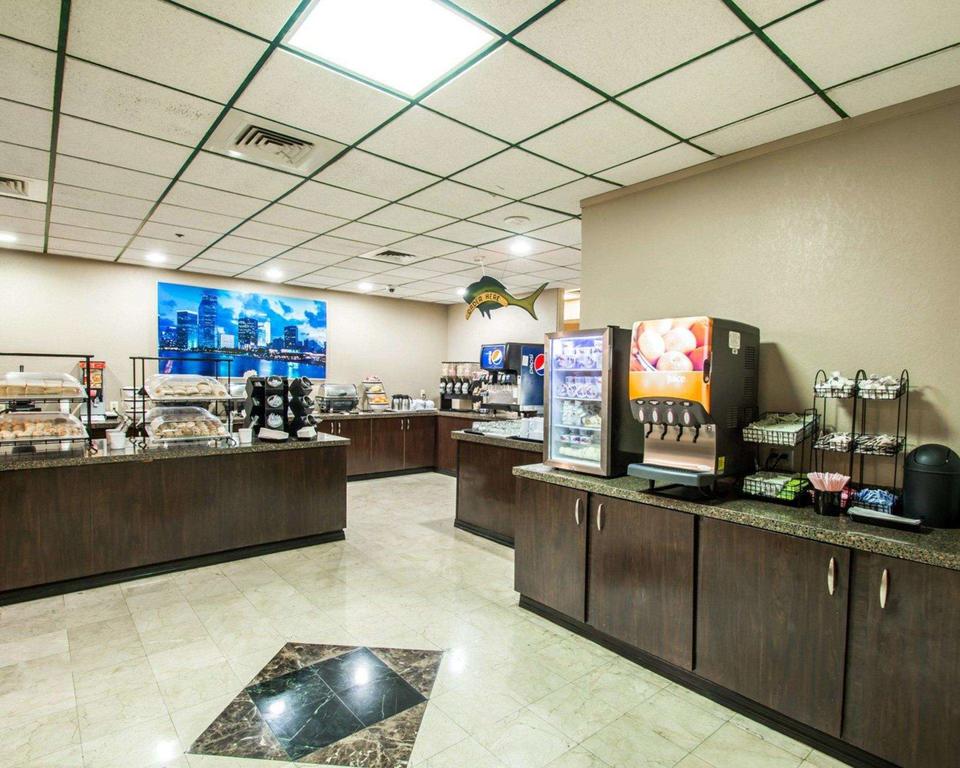 Clarion Inn & Suites Miami International Airport - thumb 3