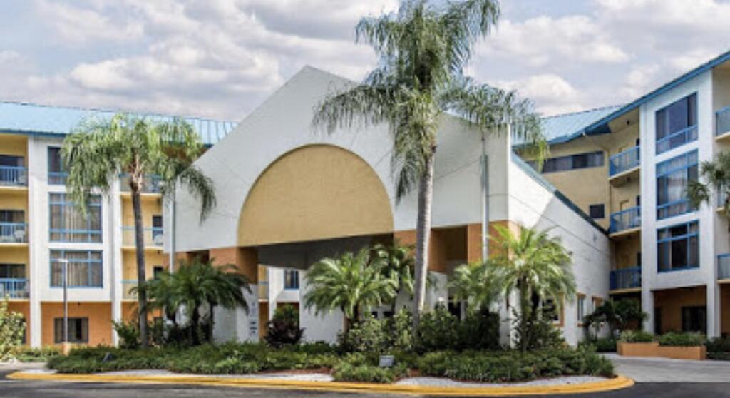 Comfort Inn & Executive - thumb 0