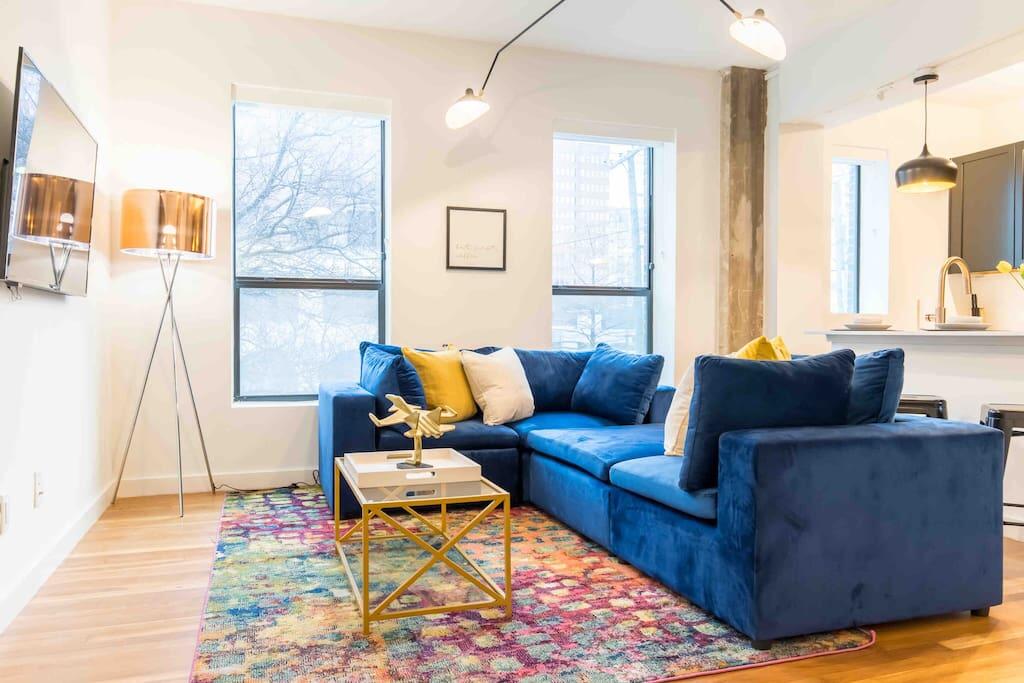 Contemporary Oak Lawn Loft - thumb 1