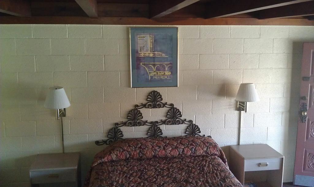 Coral Motel - thumb 2