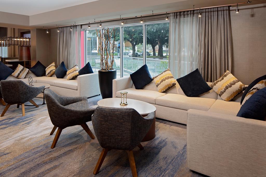 Courtyard By Marriott Dallas Downtown/Reunion District - thumb 3