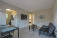 Cozy 2BR Apartment in Midtown-Wynwood Accommodation Dallas