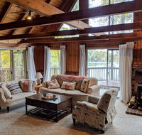 Cozy Cabin Hidden Away on a Lake - Accommodation Dallas