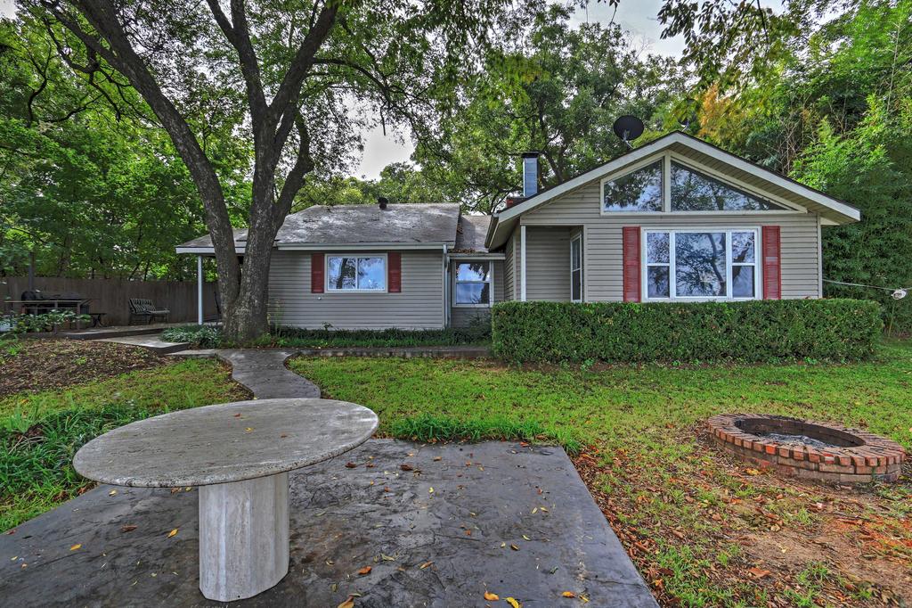 Cozy Fort Worth House W/Private Dock On Lake Worth - thumb 1