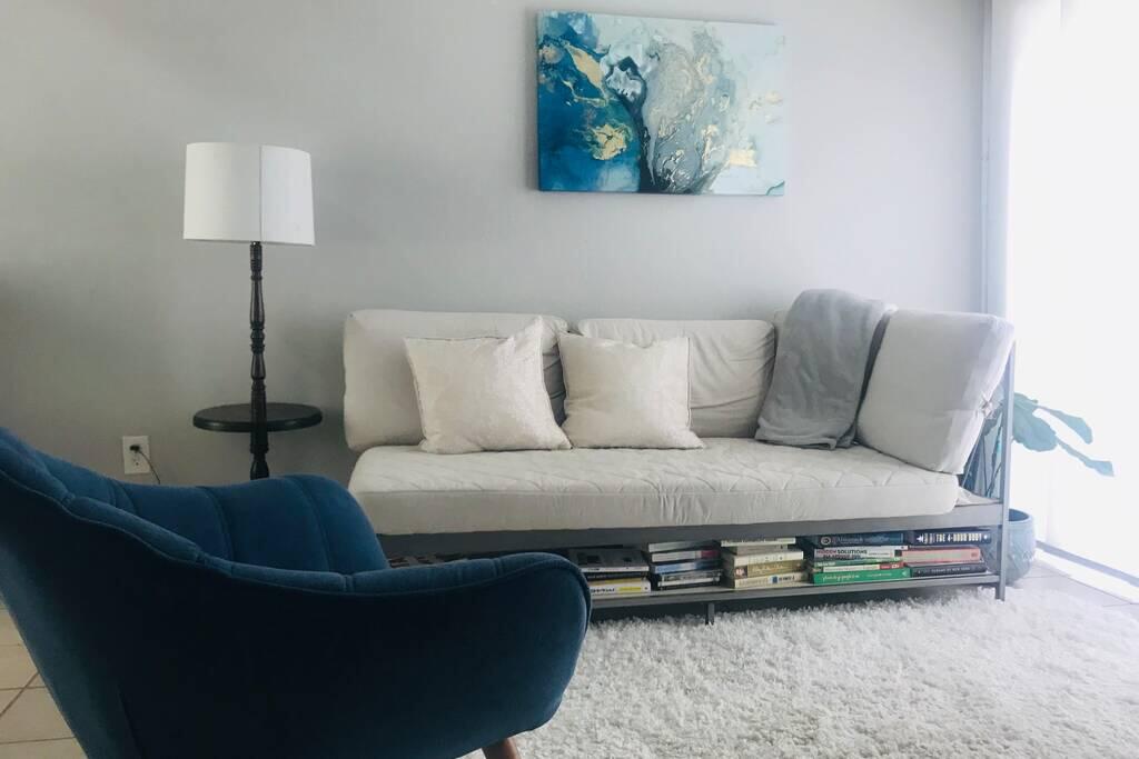 Cozy Loft Near DT - thumb 1