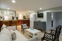 Cozy Private Basement Apartment Accommodation Dallas