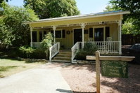 Creek Street Cottage Accommodation Dallas
