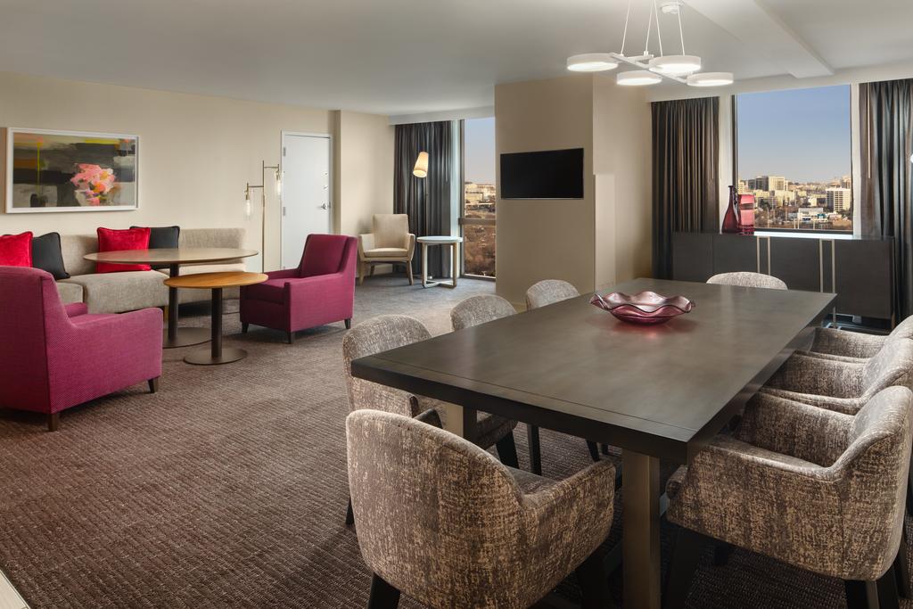 Crowne Plaza Dallas Market Center - thumb 3