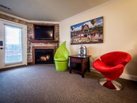 Das Tulip of Helen - Ground floor accessible condo at towns center Accommodation Dallas