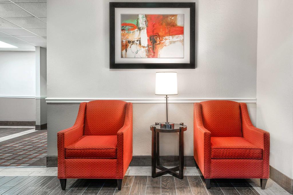 Days Inn & Suites By Wyndham Dallas - thumb 2