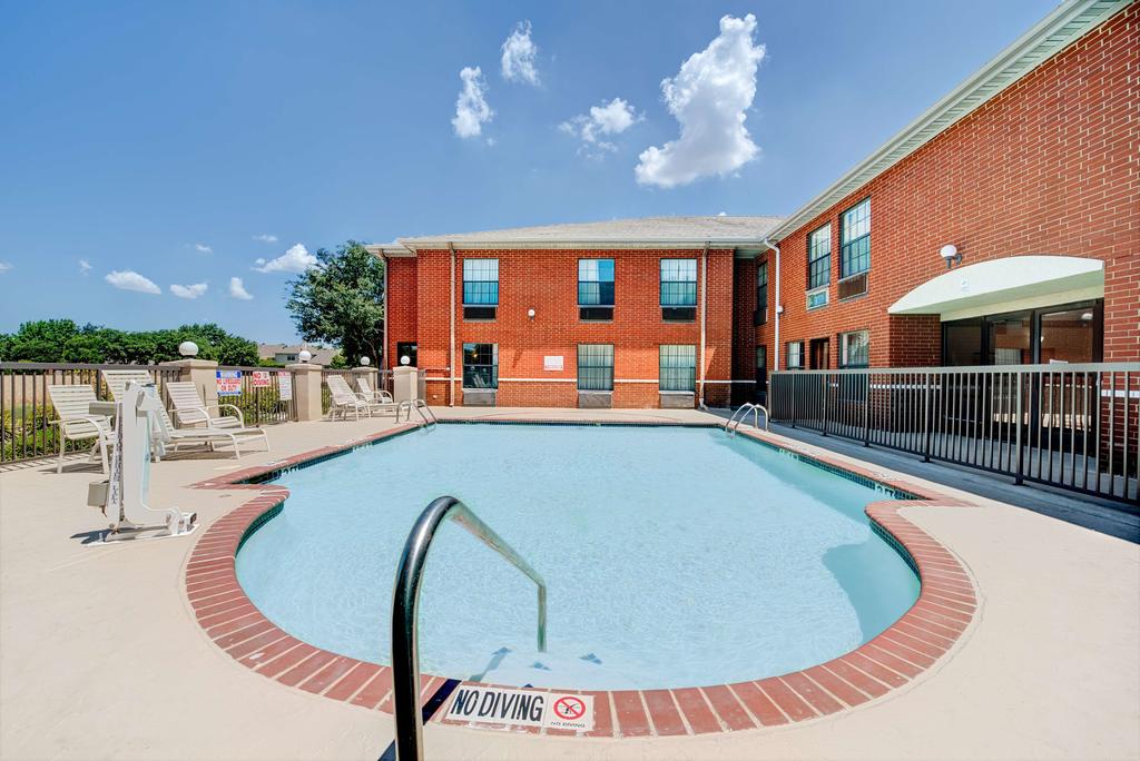 Days Inn By Wyndham Dallas Plano - thumb 0