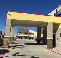 Days Inn by Wyndham Freeport - Accommodation Dallas