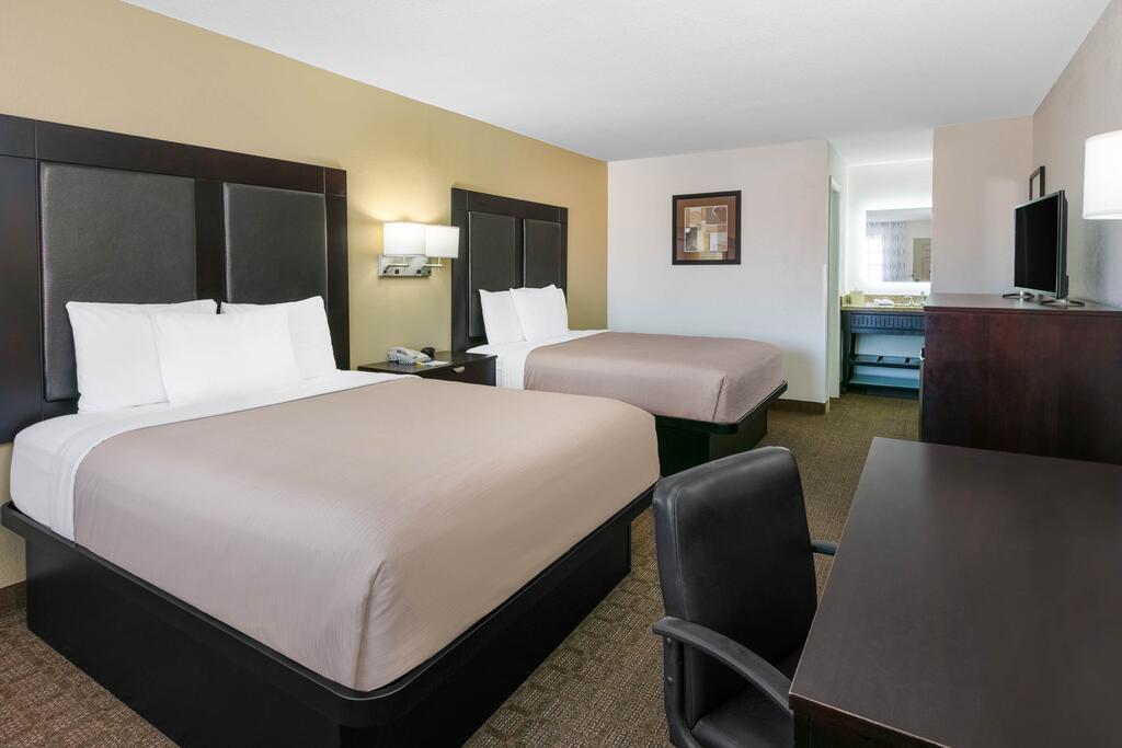 Days Inn By Wyndham Granbury - thumb 1