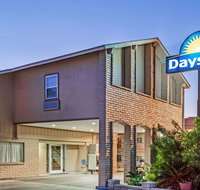 Days Inn by Wyndham Kenedy - Accommodation Dallas