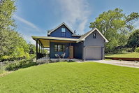Designer Eastside Hideaway w/ High Walkability home Accommodation Dallas