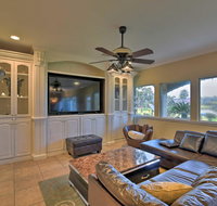 Dickinson Home with PatioGrill - Near Galveston - Accommodation Dallas