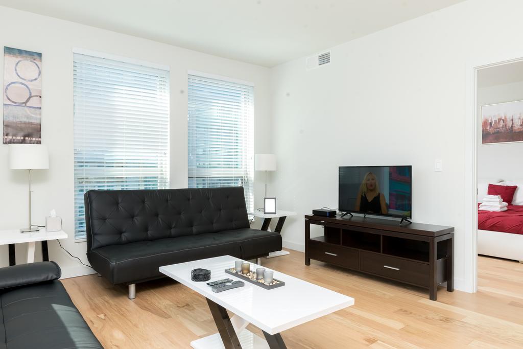 Downtown LA Furnished Apartments - Great Location In Heart Of The City - thumb 2