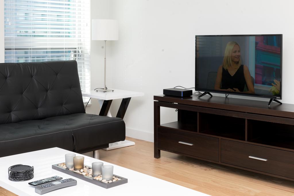 Downtown LA Furnished Apartments - Great Location In Heart Of The City - thumb 3