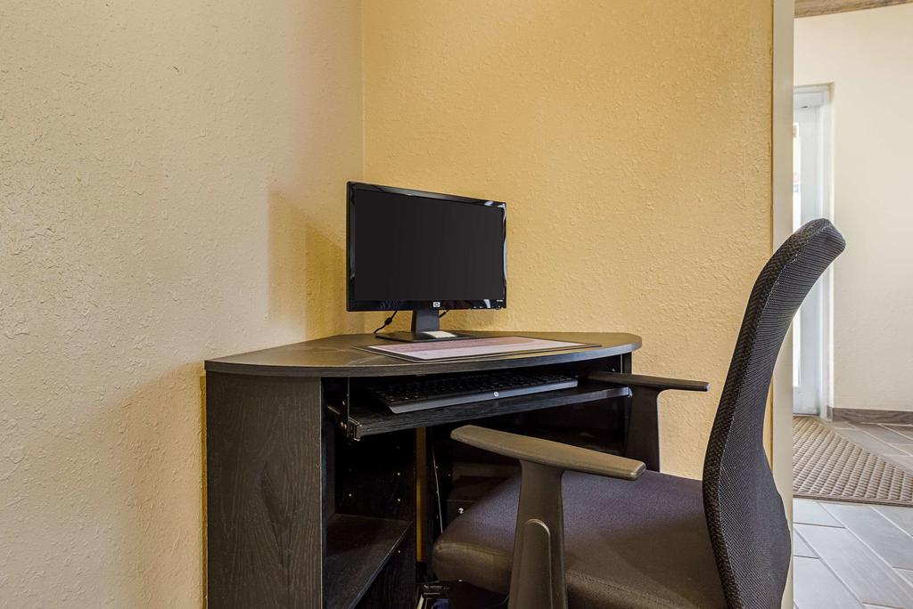 Econo Lodge - thumb 2