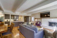 Endless Summer I Home Accommodation Dallas