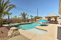 Family Home with Backyard Oasis - Lake Havasu 2 Mi Accommodation Dallas