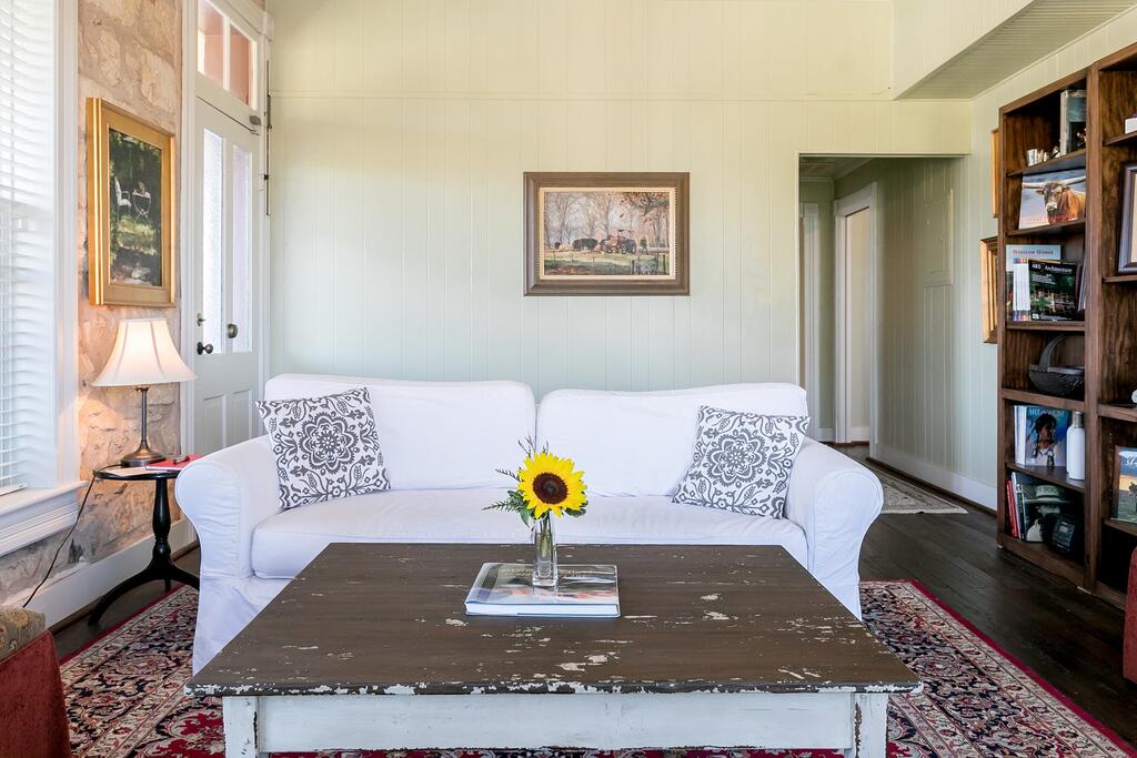 Fountain Suite - On Main St - Pet-friendly - thumb 3