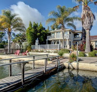 Four Bedroom Waterfront Home - Accommodation Dallas