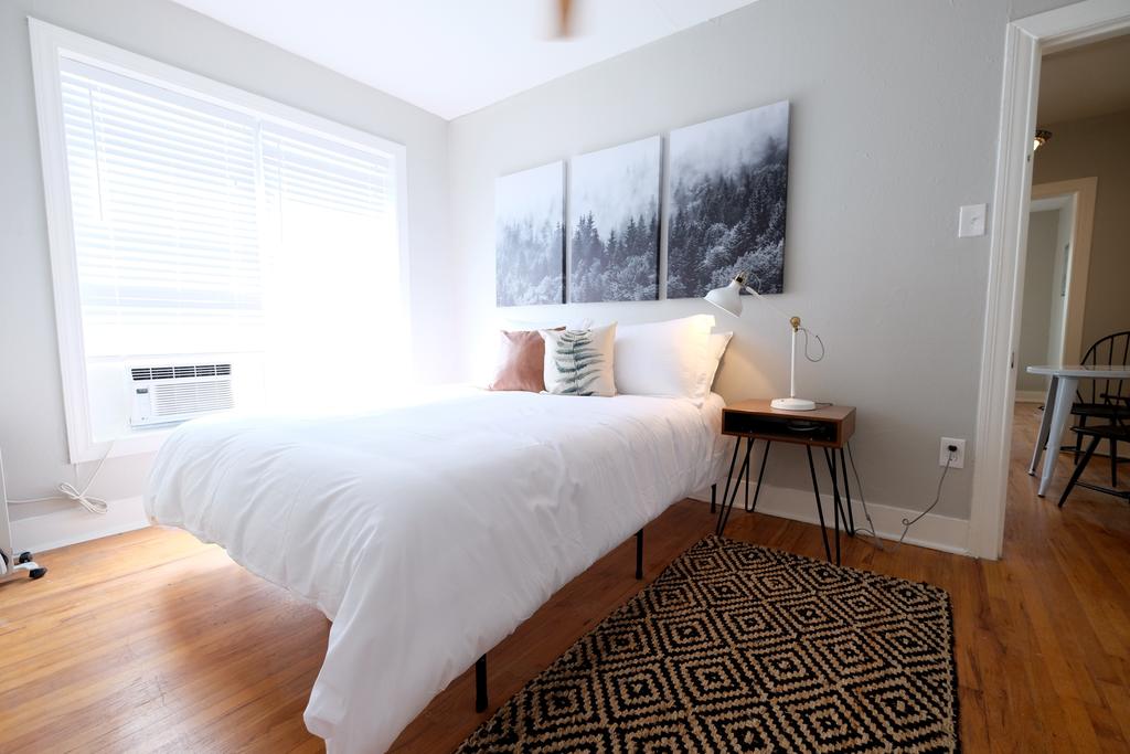 Fresh + Bright 1 BR Flat | Free Parking - thumb 2