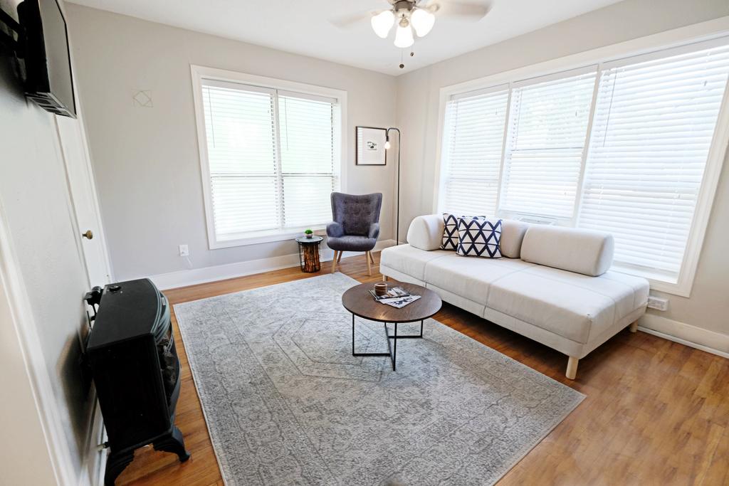 Fresh + Bright 1 BR Flat | Free Parking - thumb 3