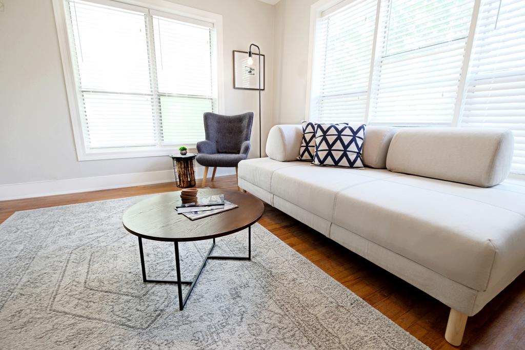 Fresh + Bright 1 BR Flat | Free Parking - thumb 0