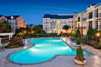 Fully Furnished 2 Bedroom/2 Bathroom with Sunroom Accommodation Dallas