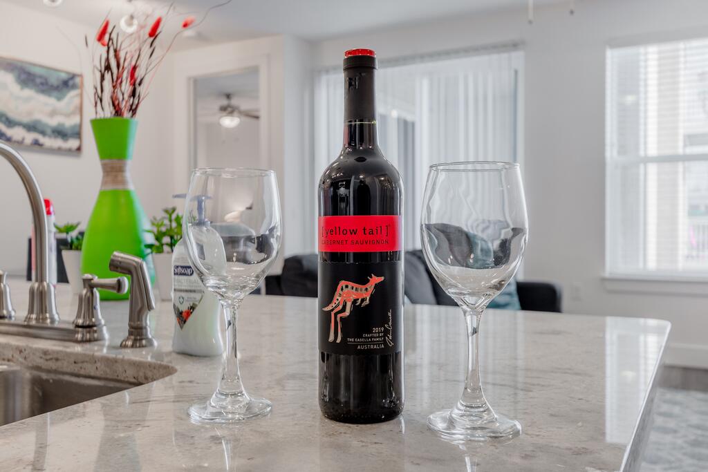 Furnished 2 Bedroom Apartment At Victory Park Dallas - thumb 1