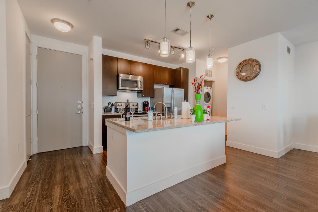 Furnished 2 Bedroom Apartment At Victory Park Dallas - thumb 2