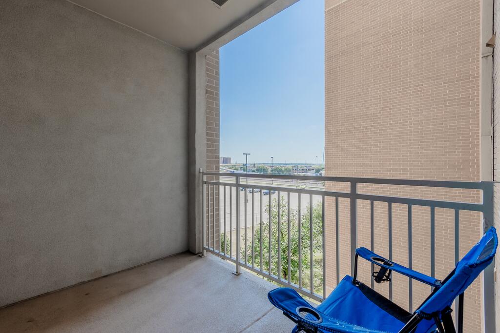 Furnished 2 Bedroom Apartment At Victory Park Dallas - thumb 3