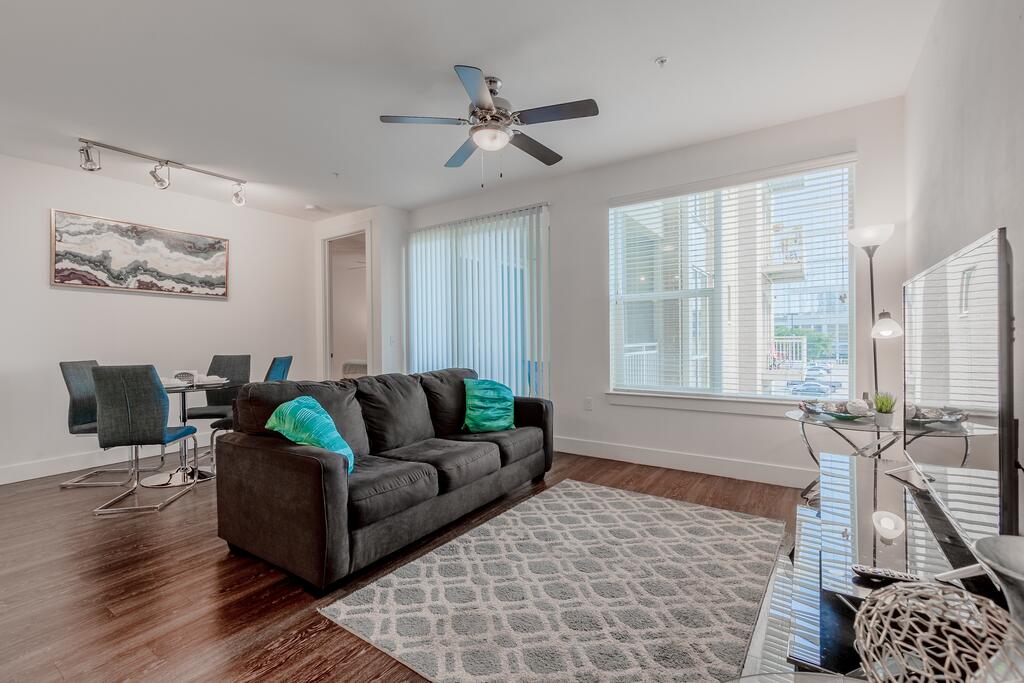 Furnished 2 Bedroom Apartment At Victory Park Dallas - thumb 0