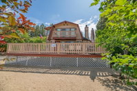 Gold Mountain Getaway Accommodation Dallas