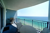 Gorgeous Oceanfront Condo with BBQ Accommodation Dallas